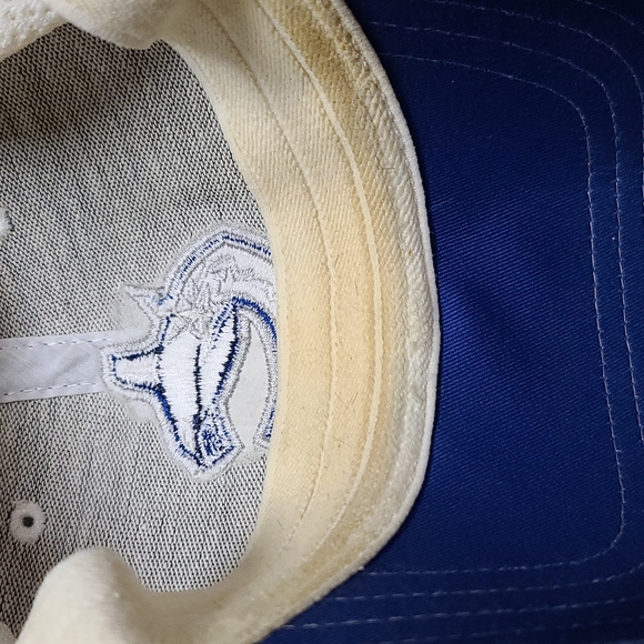 Vancouver Canucks Hat - Picture 4 of 4